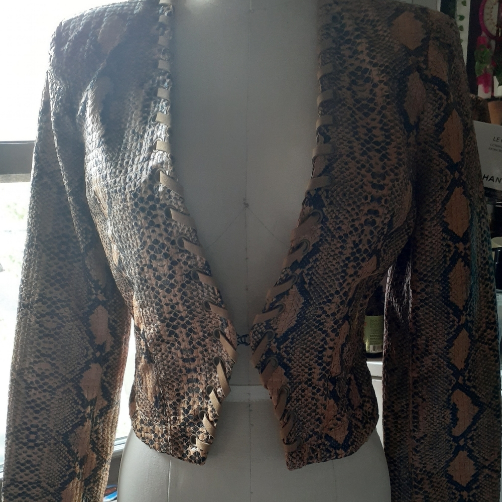 NWOT Wow Couture Snake Print cropped Jacket - Picture 1 of 6